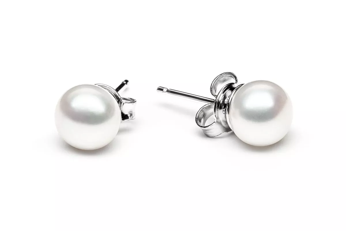 Klassischer Perlenohrstecker weiß rund 6.5-7 mm, Sicherheitsverschluss 925er Silber, Gaura Pearls, Estland Klassischer Perlenohrstecker weiß rund 6.5-7 mm, Sicherheitsverschluss 925er Silber, Gaura Pearls, Estland